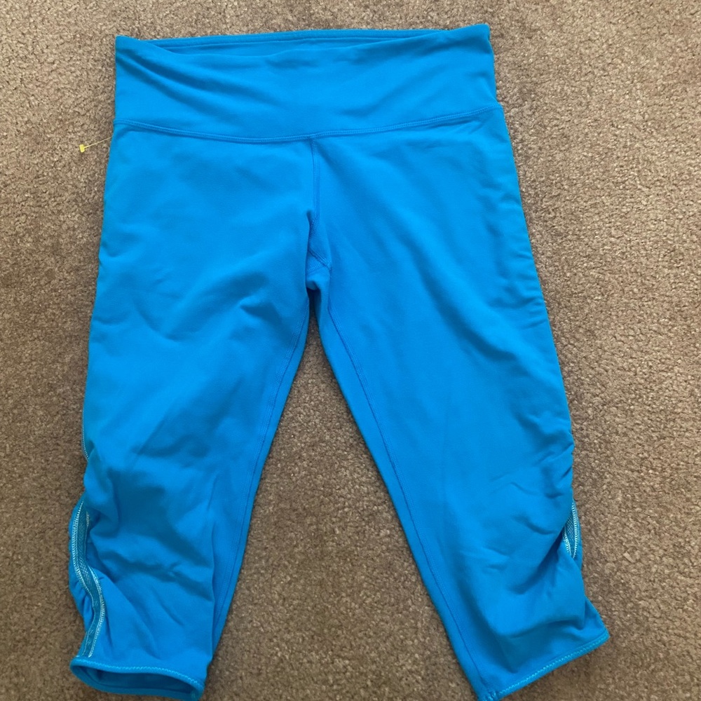 ⚡️Lululemon Cinched Cropped Leggings in Blue - Picture 2 of 7